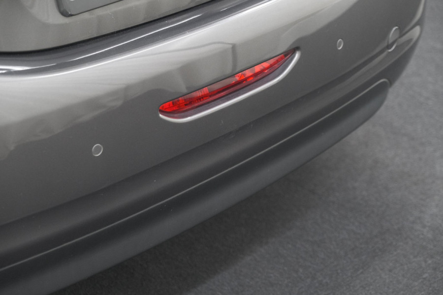 Peugeot 208 PureTech 82 Signature | Parkeersensoren | Apple Carplay | Navigatie