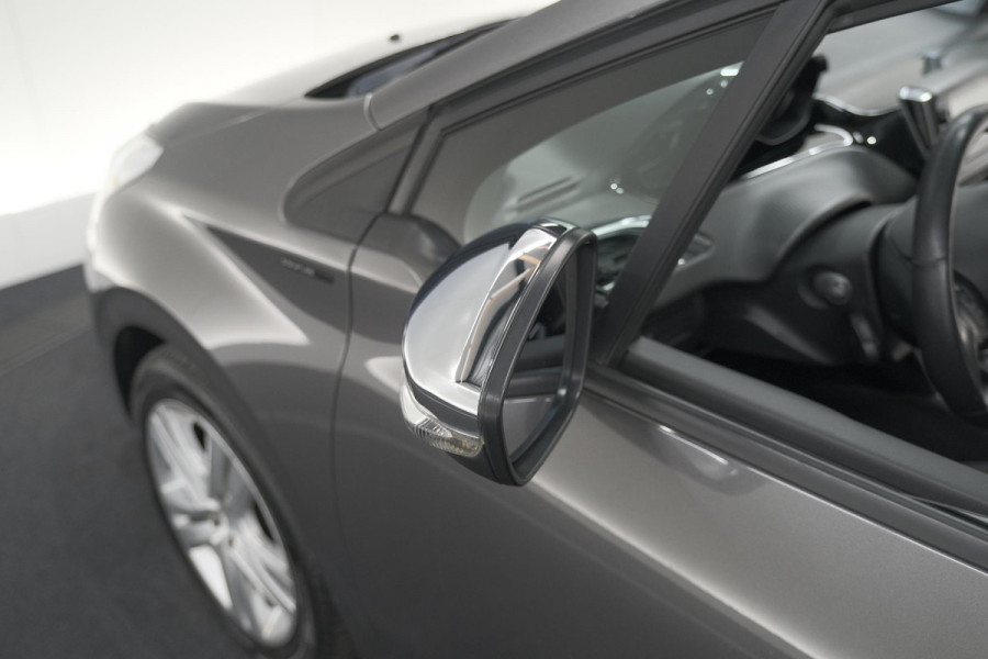 Peugeot 208 PureTech 82 Signature | Parkeersensoren | Apple Carplay | Navigatie