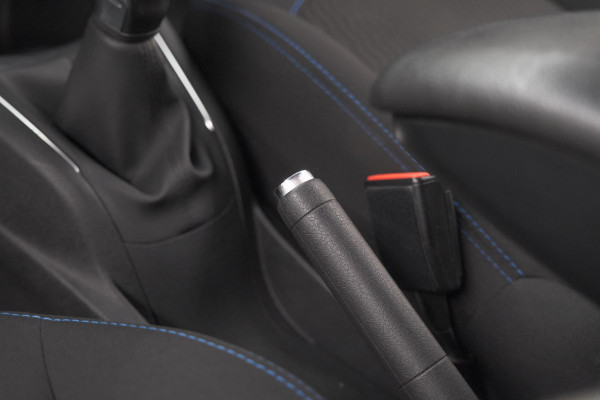 Peugeot 208 PureTech 82 Signature | Parkeersensoren | Apple Carplay | Navigatie