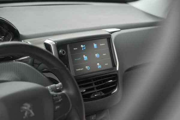Peugeot 208 PureTech 82 Signature | Parkeersensoren | Apple Carplay | Navigatie