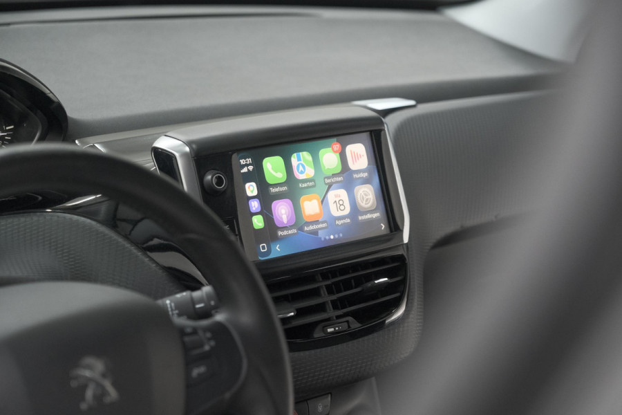 Peugeot 208 PureTech 82 Signature | Parkeersensoren | Apple Carplay | Navigatie