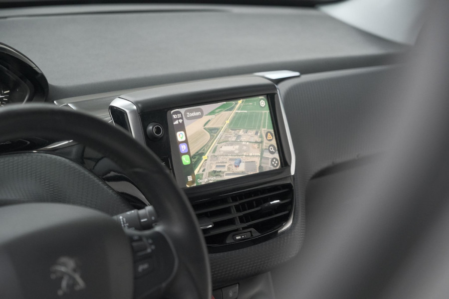 Peugeot 208 PureTech 82 Signature | Parkeersensoren | Apple Carplay | Navigatie