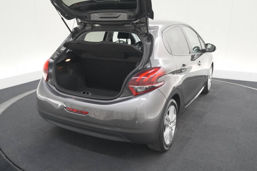 Peugeot 208 PureTech 82 Signature | Parkeersensoren | Apple Carplay | Navigatie