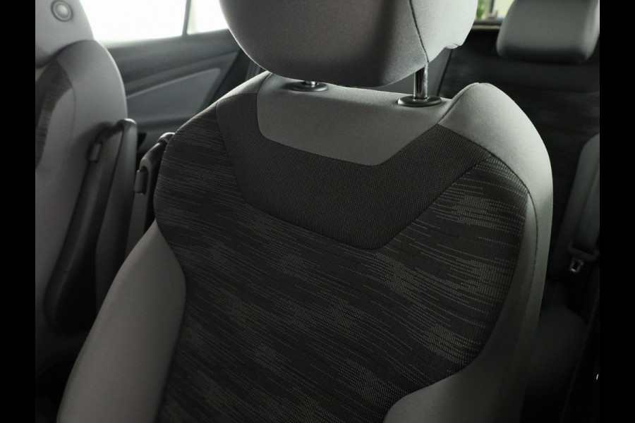 Volkswagen ID.4 Pro 77 kWh 204 pk | SOH 98% | Navigatie | Parkeersensoren | Adaptieve cruise control | Apple Carplay/Android Auto | LED koplampen |