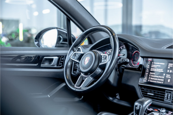 Porsche Cayenne 3.0 - Panorama | Luchtvering | Elek. Trekhaak | Stoelverwarming | ACC