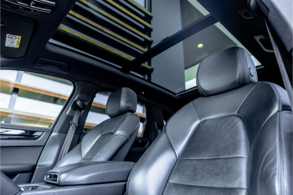 Porsche Cayenne 3.0 - Panorama | Luchtvering | Elek. Trekhaak | Stoelverwarming | ACC