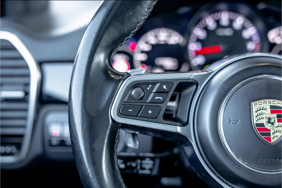 Porsche Cayenne 3.0 - Panorama | Luchtvering | Elek. Trekhaak | Stoelverwarming | ACC