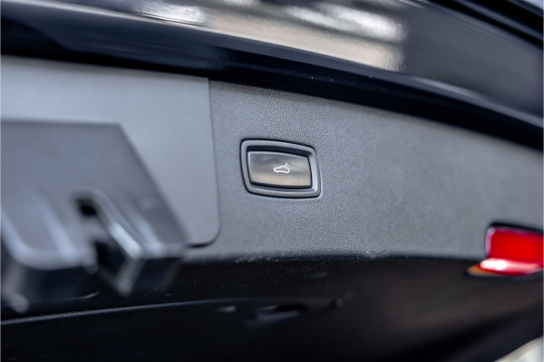 Porsche Cayenne 3.0 - Panorama | Luchtvering | Elek. Trekhaak | Stoelverwarming | ACC