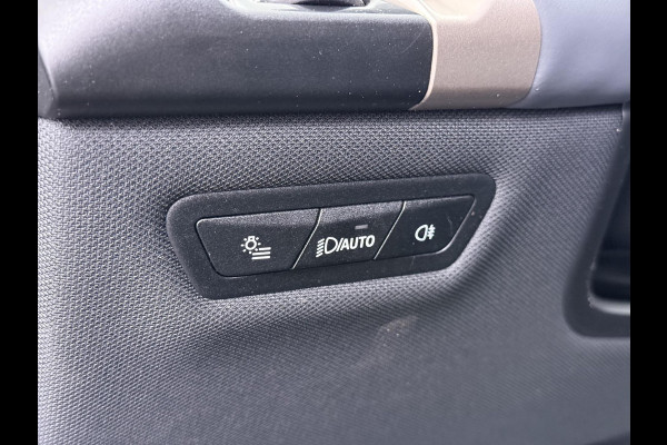 BMW iX xDrive40 Business Edition Plus 77 kWh SOH 100% | DRIVING ASSISTENT PROF. | STOEL + STUURVERWARMING EN MASSAGE| ELEKTRISCHE TREKHAAK| SKYLOUNGE | LASER|