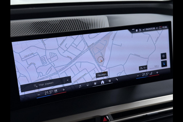 BMW iX xDrive40 Business Edition Plus 77 kWh SOH 100% | DRIVING ASSISTENT PROF. | STOEL + STUURVERWARMING EN MASSAGE| ELEKTRISCHE TREKHAAK| SKYLOUNGE | LASER|