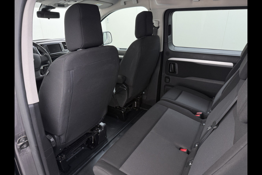 Opel Vivaro -e Zafira Life e Vivaro Combi Electric Zafira Electric L3 8-Personen L3 75 kWh Camera Apple Carplay Android Dual-ECC PDC-a+v Stoelv bordherkenning Cruise Control Led Keyless Priv.Glass Led Licht+Zichtpakket Spoorassist Dubbele Schuifdeur  Lengte 3 Grootste Accu-pakket 1.000kg Trekvermogen  € 67.000 nieuw !