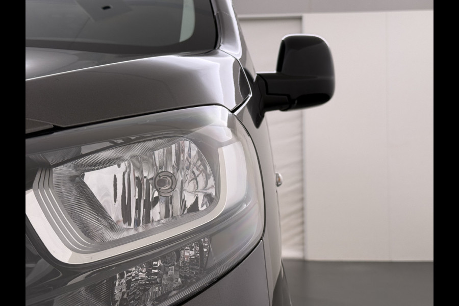 Opel Vivaro -e Zafira Life e Vivaro Combi Electric Zafira Electric L3 8-Personen L3 75 kWh Camera Apple Carplay Android Dual-ECC PDC-a+v Stoelv bordherkenning Cruise Control Led Keyless Priv.Glass Led Licht+Zichtpakket Spoorassist Dubbele Schuifdeur  Lengte 3 Grootste Accu-pakket 1.000kg Trekvermogen  € 67.000 nieuw !