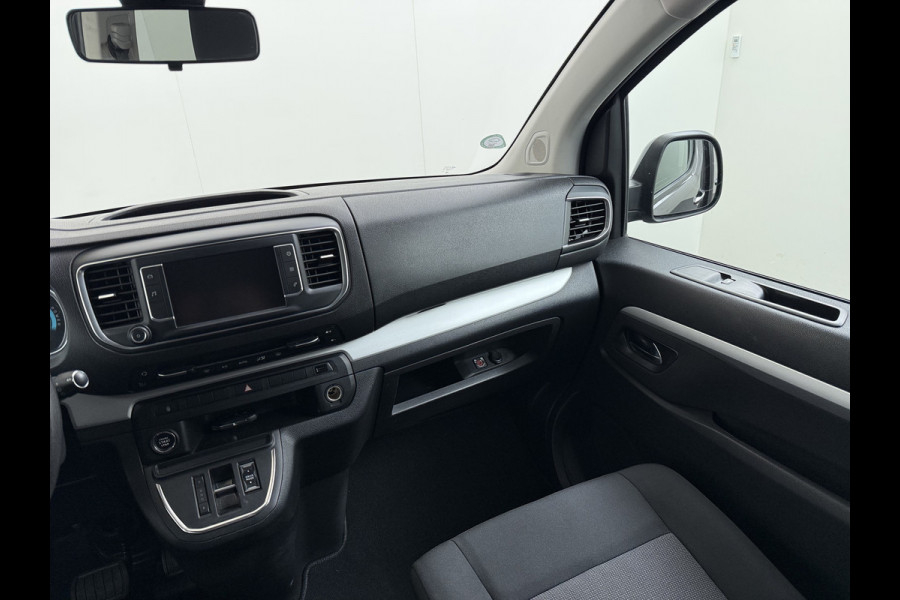 Opel Vivaro -e Zafira Life e Vivaro Combi Electric Zafira Electric L3 8-Personen L3 75 kWh Camera Apple Carplay Android Dual-ECC PDC-a+v Stoelv bordherkenning Cruise Control Led Keyless Priv.Glass Led Licht+Zichtpakket Spoorassist Dubbele Schuifdeur  Lengte 3 Grootste Accu-pakket 1.000kg Trekvermogen  € 67.000 nieuw !