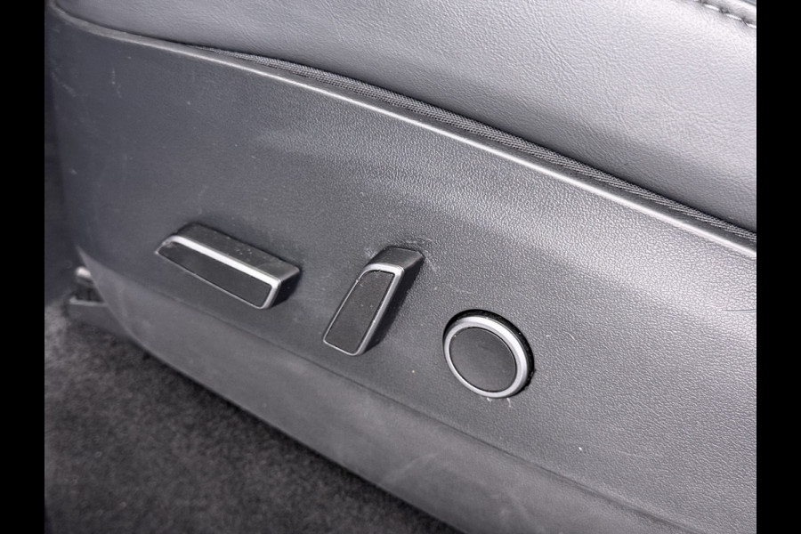 Tesla Model Y RWD 300PK LFP Accu Trekhaak Spoiler 20"lm Warmtepomp Leer PanoDak Navi Premium-Audio Ecc Adap.Cruise Camera's Traffic-Aware-Cruise+Sturen  AI FSD-3 Computer SOH 92% Stuur+Stoelverwarming Led Traffic-Aware Cruise Control Toybox Elek.Achterklep 1.600KG Trekgewicht 1e Eigenaar Origineel Nederlandse Auto