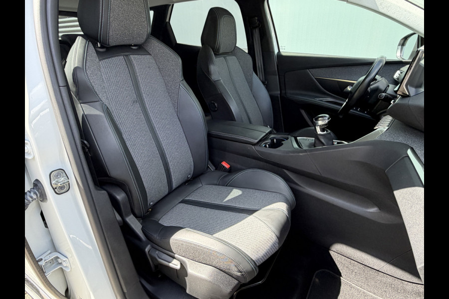 Peugeot 3008 BWJ 2021 | 1.2T 131PK Allure | CLIMA | NAVI | CARPLAY | CAMERA A | 18'' LMV | PRIVACY GLASS |