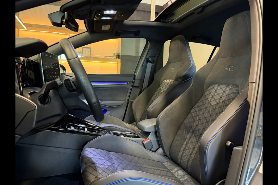 Volkswagen Golf 8.5 1.5 eTSI R-Line Facelift Panorama Achteruitrijcamera