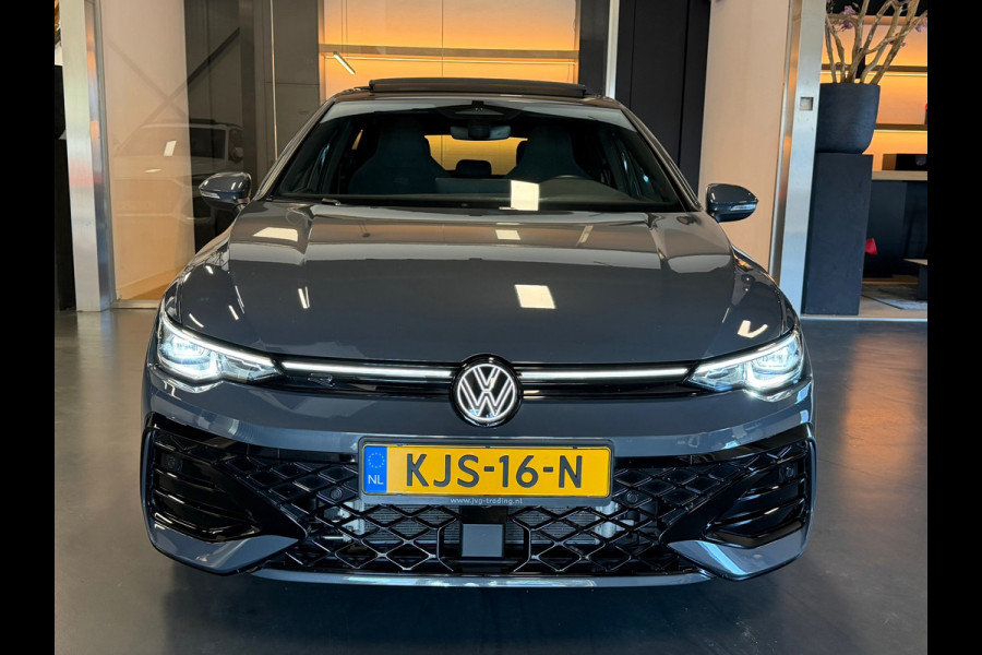 Volkswagen Golf 8.5 1.5 eTSI R-Line Facelift Panorama Achteruitrijcamera