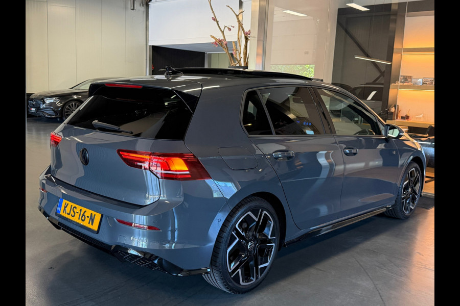 Volkswagen Golf 8.5 1.5 eTSI R-Line Facelift Panorama Achteruitrijcamera