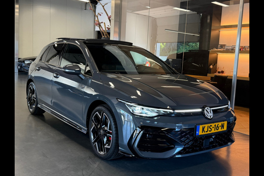Volkswagen Golf 8.5 1.5 eTSI R-Line Facelift Panorama Achteruitrijcamera