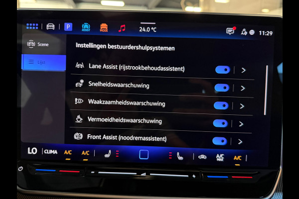 Volkswagen Golf 8.5 1.5 eTSI R-Line Facelift Panorama Achteruitrijcamera
