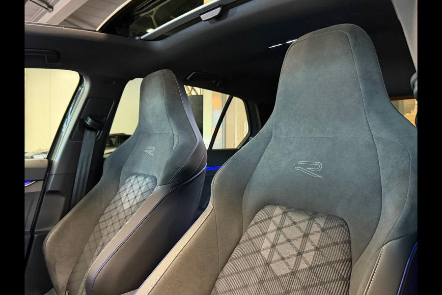 Volkswagen Golf 8.5 1.5 eTSI R-Line Facelift Panorama Achteruitrijcamera