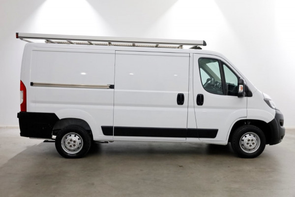 Peugeot Boxer 335 2.2 BlueHDi 140pk L2H1 Premium Airco/Navi/2x Schuifdeur 04-2021