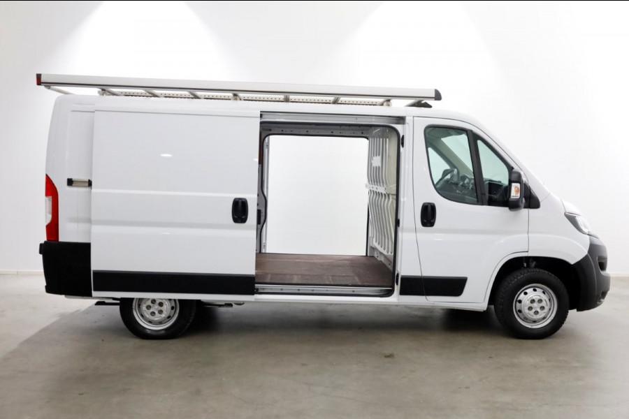 Peugeot Boxer 335 2.2 BlueHDi 140pk L2H1 Premium Airco/Navi/2x Schuifdeur 04-2021