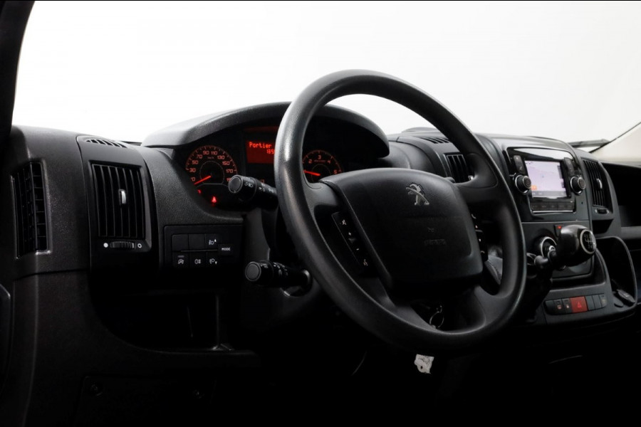 Peugeot Boxer 335 2.2 BlueHDi 140pk L2H1 Premium Airco/Navi/2x Schuifdeur 04-2021