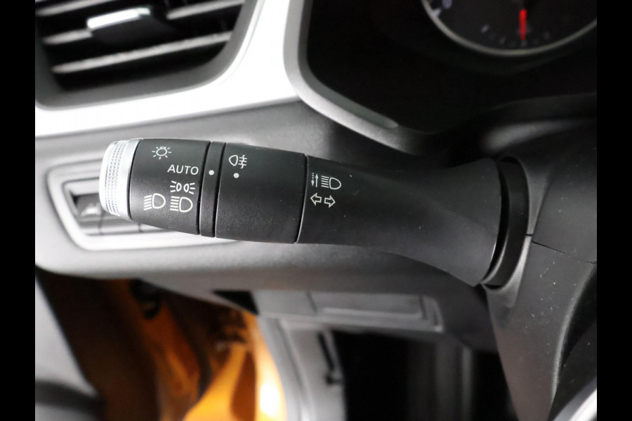 Renault Captur 1.0 TCe 100 Intens . GARANTIE TOT 02-2030* . NAVIGATIE . PARKEERSENSOREN ACHTER . CRUISE CONTROL .