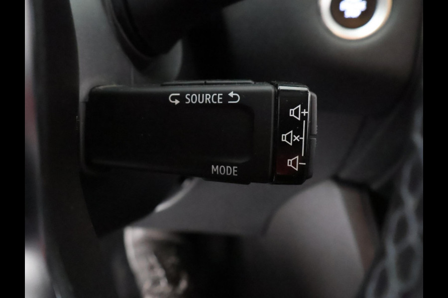 Renault Captur 1.0 TCe 100 Intens . GARANTIE TOT 02-2030* . NAVIGATIE . PARKEERSENSOREN ACHTER . CRUISE CONTROL .