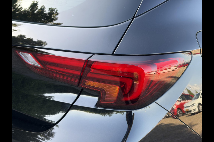 Opel Astra 1.2 Launch Elegance 2e Eigenaar,Camera,Stoelverw-Stuurverw,110pk,Navi,Carplay,Halfleder,Elekt.Stoel,6 Bak,Clima,Cruise,Lm velgen,Pdc V+A,N.A.P,Net beurt gehad,Apk tot 09-2028
