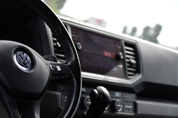 Volkswagen Crafter 35 2.0 TDI L3H3 PB Edition Camera, Adaptieve Cruise, Carplay, LED, Clima, 177pk, Automaat, Voorruit verwarming, Massage stoel, Uniek!
