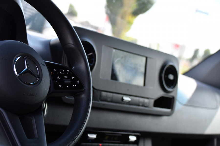 Mercedes-Benz Sprinter 317 1.9 CDI L2H2 RWD PB Edition Camera, Cruise, Carplay, 170pk, Standkachel, Stoelverwarming, Geveerde stoel, Sensoren, Uniek!