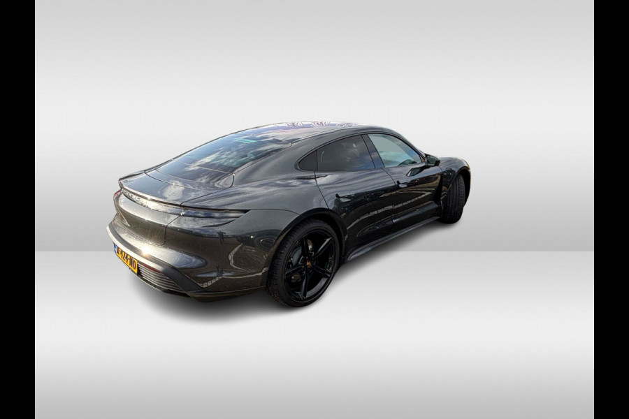 Porsche Taycan 4S Performance 84 kWh / Panoramadak / 360Camera / Passenger Display / Luchtvering / 21'' / Sportchrono / Bose / Stoelverwarming / Dodehoek / DAB / ACC / Warmtepomp