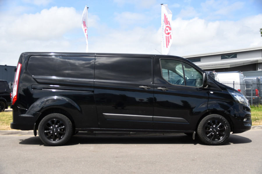 Ford Transit Custom 300 2.0 TDCI L2H1 Black Edition MARGE, Cruise, Carplay, LED, Sensoren, 130pk, Automaat, Multimedia, Sensoren, Uniek!