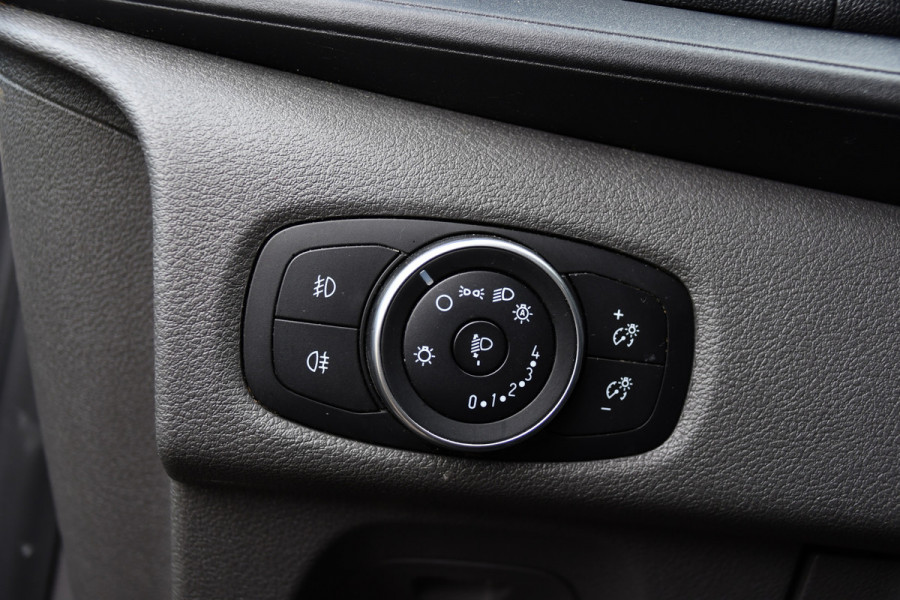Ford Transit Custom 300 2.0 TDCI L2H1 Black Edition MARGE, Cruise, Carplay, LED, Sensoren, 130pk, Automaat, Multimedia, Sensoren, Uniek!