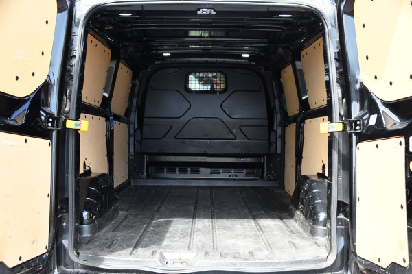 Ford Transit Custom 300 2.0 TDCI L2H1 Black Edition MARGE, Cruise, Carplay, LED, Sensoren, 130pk, Automaat, Multimedia, Sensoren, Uniek!