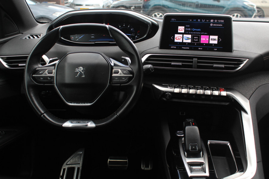Peugeot 3008 1.2 PureTech Crossway / Trekhaak / Panoramadak / Camera / Navigatie / 18'' / Keyless / DAB / Cruise Control