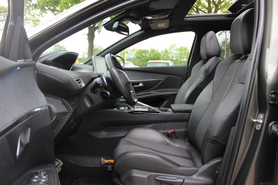 Peugeot 3008 1.2 PureTech Crossway / Trekhaak / Panoramadak / Camera / Navigatie / 18'' / Keyless / DAB / Cruise Control