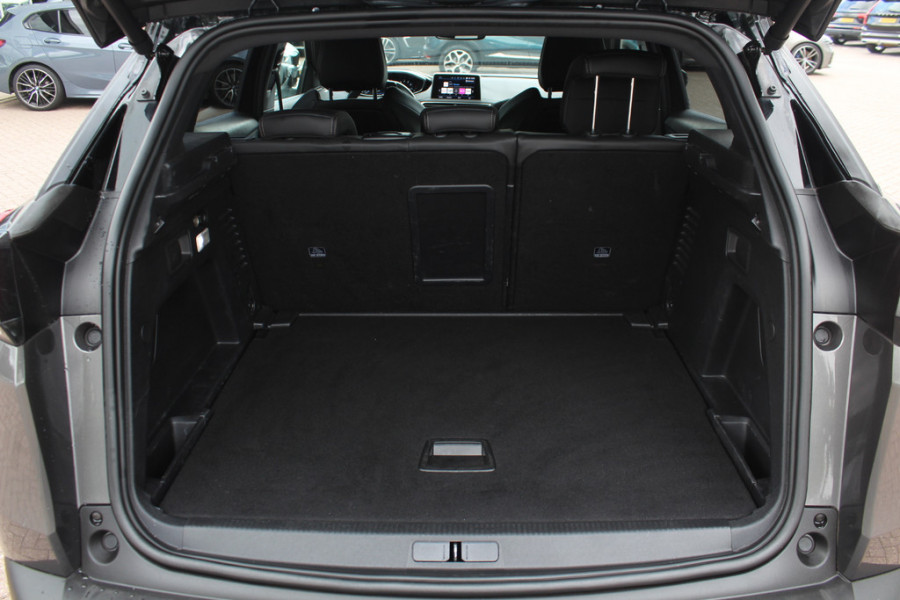 Peugeot 3008 1.2 PureTech Crossway / Trekhaak / Panoramadak / Camera / Navigatie / 18'' / Keyless / DAB / Cruise Control