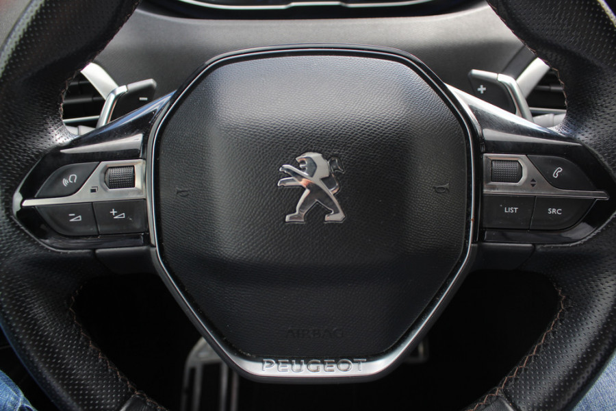 Peugeot 3008 1.2 PureTech Crossway / Trekhaak / Panoramadak / Camera / Navigatie / 18'' / Keyless / DAB / Cruise Control