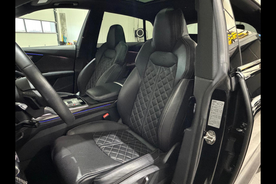 Audi Q8 4.0 TFSI SQ8 Quattro / Carbon Int&Ext / Pano / 4WD Besturing