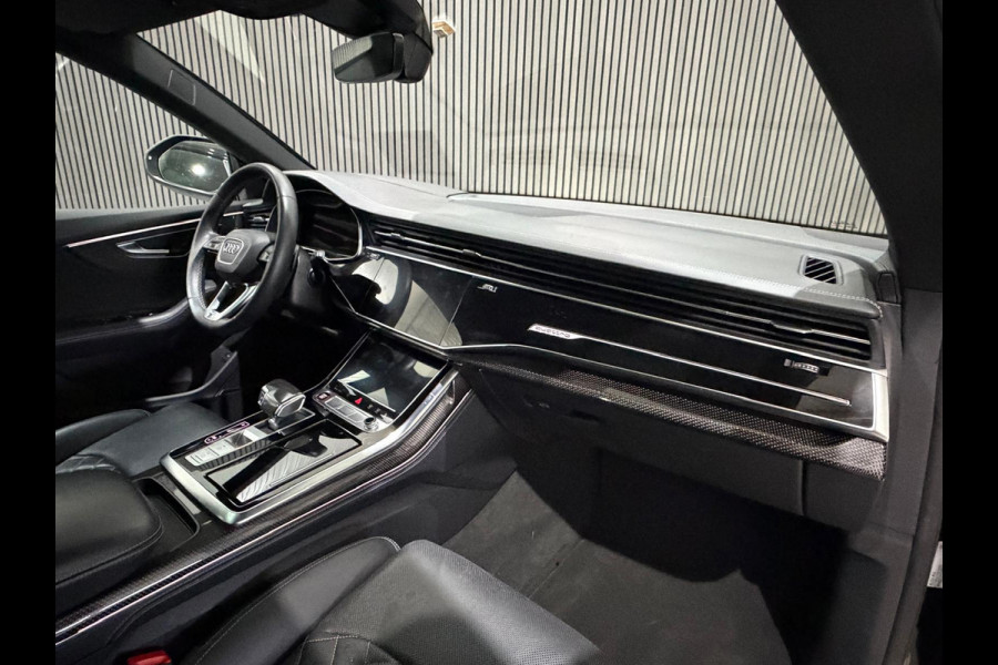 Audi Q8 4.0 TFSI SQ8 Quattro / Carbon Int&Ext / Pano / 4WD Besturing