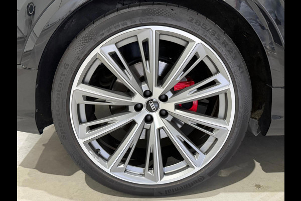 Audi Q8 4.0 TFSI SQ8 Quattro / Carbon Int&Ext / Pano / 4WD Besturing