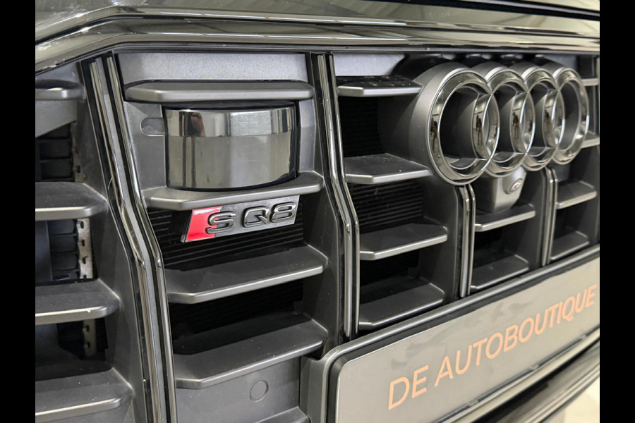 Audi Q8 4.0 TFSI SQ8 Quattro / Carbon Int&Ext / Pano / 4WD Besturing