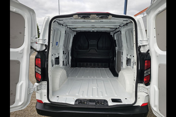 Ford Transit Custom 320 2.0 TDCI L1H1 Trend 136pk | AWD | 4x4 | Adaptieve cruise control | Achteruitrijcamera | Navigatiesysteem |