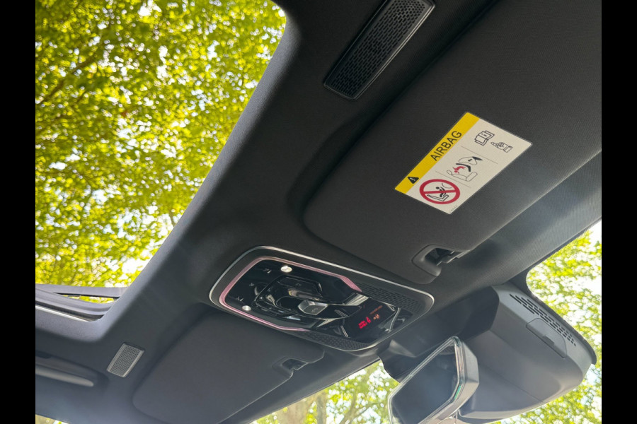 Lynk & Co 01 1.5 Pano 360Cam Infinity Zwarte hemel Lage KMS