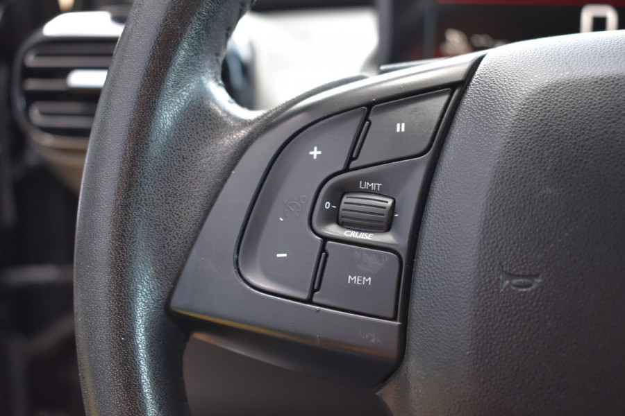 Citroën C4 Cactus 1.2 PureTech Feel Trekhaak Navi Stoelverwarming