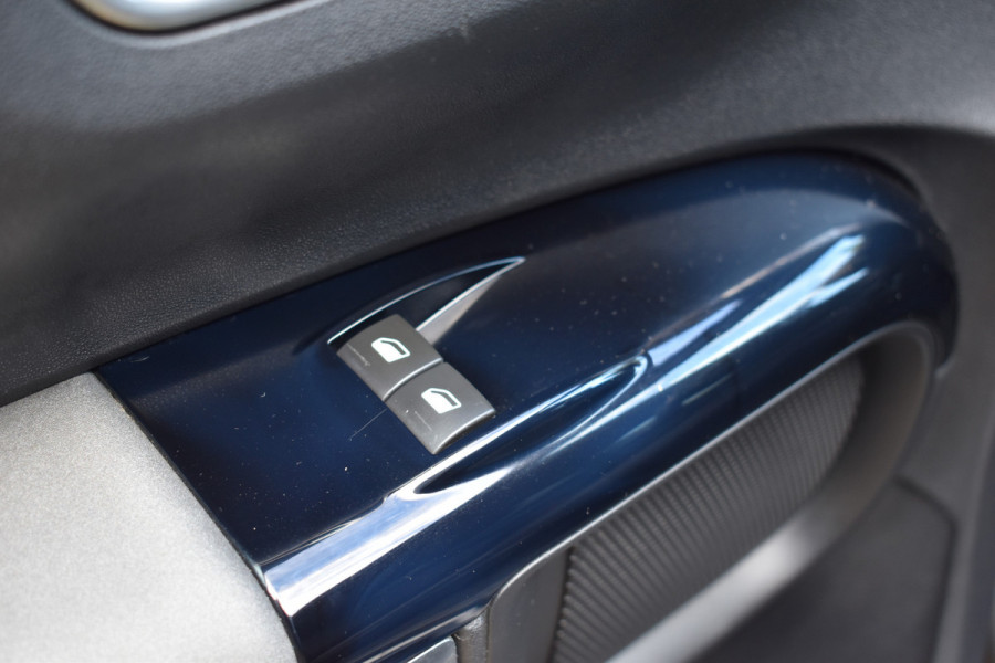 Citroën C4 Cactus 1.2 PureTech Feel Trekhaak Navi Stoelverwarming