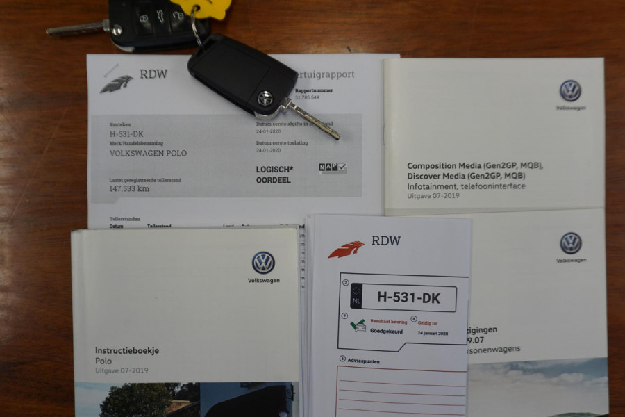 Volkswagen Polo 1.0 TSI Highline/Digi-Dash./PDC voor+achter/ Navigatie.